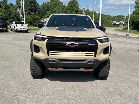 Used 2024 Chevrolet Colorado ZR2 w/ Technology Package AWD/4WD image 9