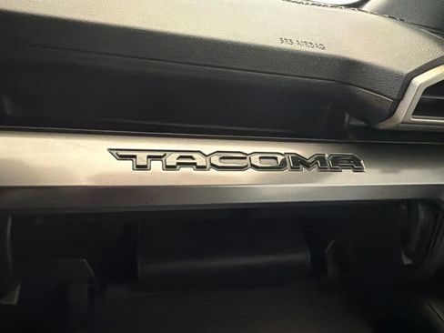 Certified 2025 Toyota Tacoma SR5 AWD/4WD image 29