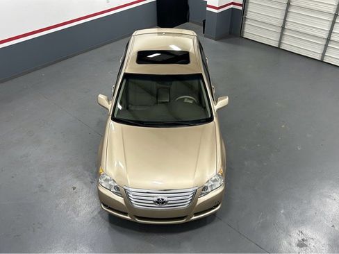 Used 2010 Toyota Avalon image 21