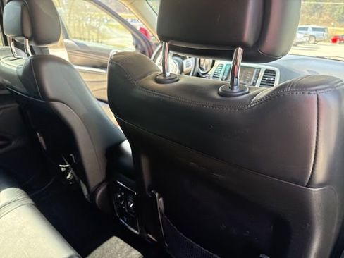 Used 2013 Jeep Grand Cherokee Laredo image 28