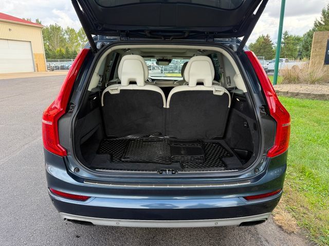Used 2018 Volvo XC90 T6 Momentum w/ Convenience Package AWD/4WD image 3