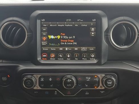 Used 2023 Jeep Wrangler Unlimited Sahara w/ Cold Weather Group AWD/4WD image 16