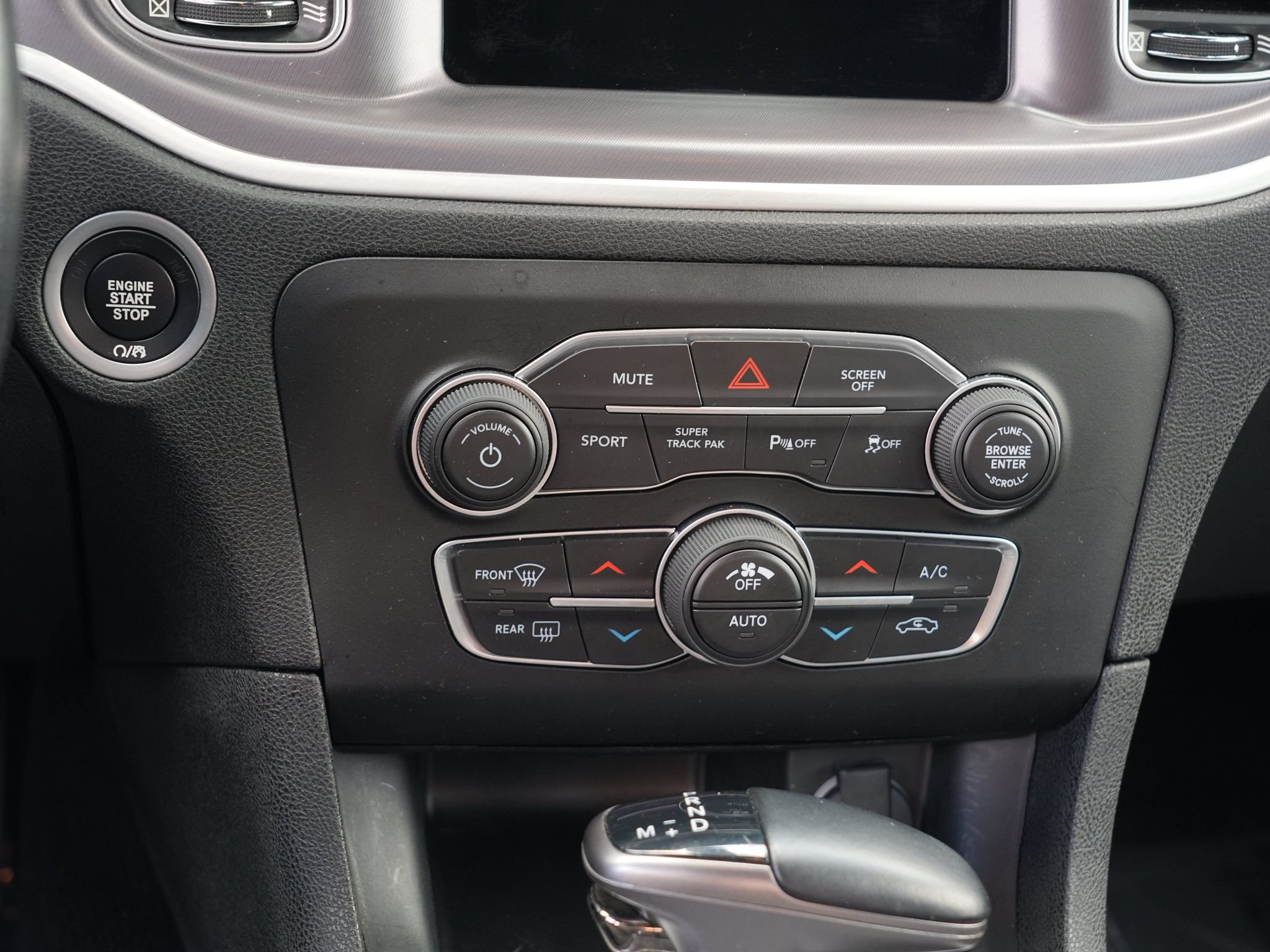 Used 2020 Dodge Charger SXT AWD/4WD image 25