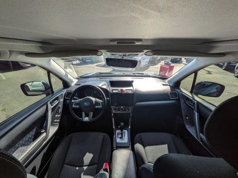 Used 2017 Subaru Forester 2.5i Premium w/ All-Weather Package AWD/4WD image 9
