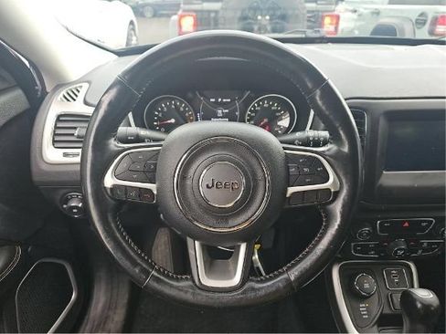 Used 2019 Jeep Compass Latitude w/ Cold Weather Group AWD/4WD image 5