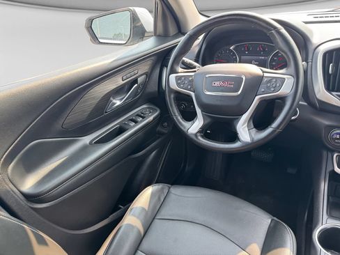 Used 2024 GMC Terrain SLT FWD image 19