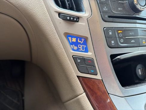 Used 2011 Cadillac CTS Luxury image 28