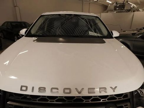 Used 2019 Land Rover Discovery Sport SE image 12