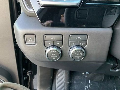 New 2026 GMC Sierra 1500 Elevation image 19