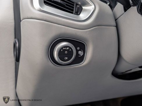 Used 2014 Aston Martin Vanquish Volante RWD image 29