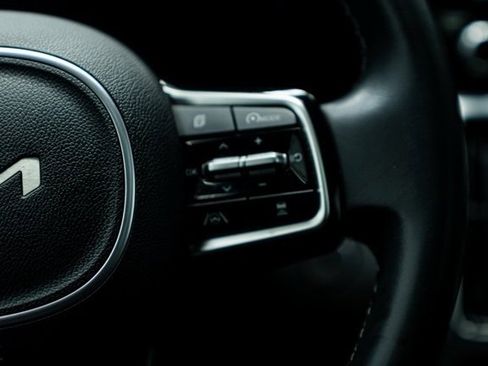 Used 2023 Kia Sorento SX image 17