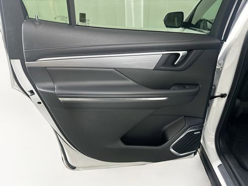 Used 2025 Buick Enclave Preferred image 26