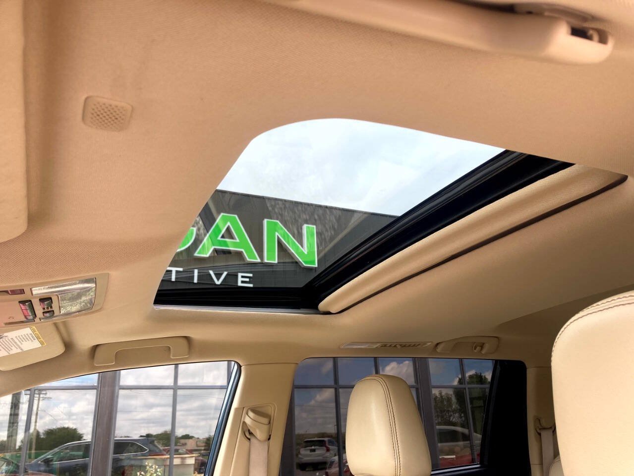 Used 2019 Toyota Highlander XLE FWD image 29