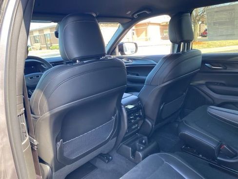 New 2025 Jeep Grand Cherokee L Laredo image 18