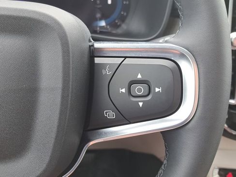 Used 2023 Volvo XC40 B5 Plus w/ Driver Assist Package AWD/4WD image 23