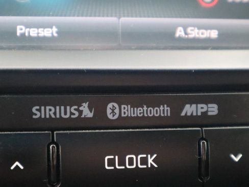 Used 2016 Kia Soul + image 59