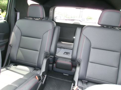 Used 2026 Chevrolet Traverse Z71 w/ Enhanced Driving Package AWD/4WD image 16