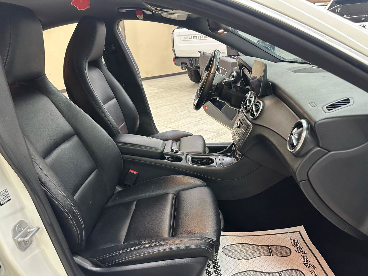 Used 2017 Mercedes-Benz CLA 250 4MATIC image 38