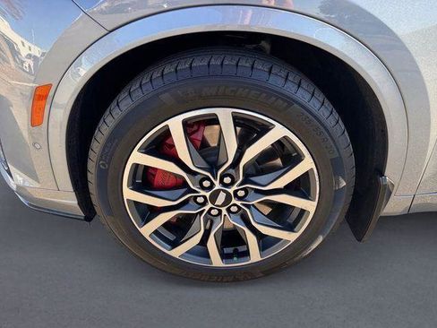 Used 2023 Cadillac XT6 Sport w/ Technology Package image 8