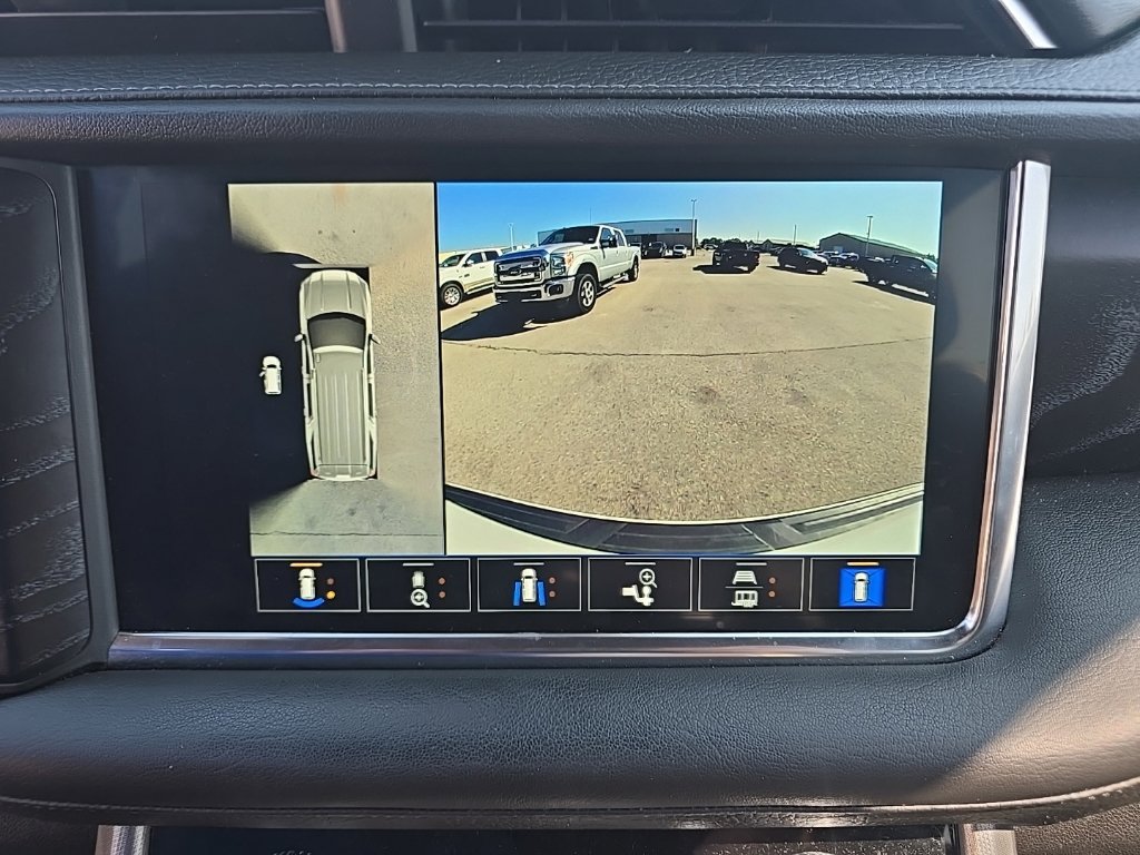 Used 2022 GMC Yukon XL Denali AWD/4WD image 28