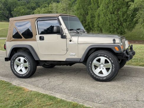 Used 2004 Jeep Wrangler 4WD w/ Dual Top Group image 6