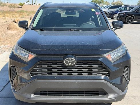 Used 2019 Toyota RAV4 LE FWD image 5