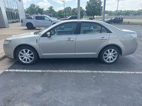 Used 2010 Lincoln MKZ FWD image 2