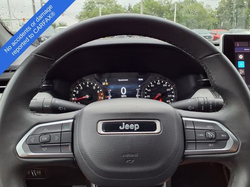 Used 2024 Jeep Compass Latitude AWD/4WD image 22