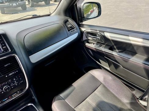 Used 2019 Dodge Grand Caravan GT image 20