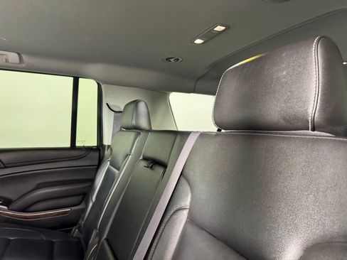 Used 2017 Chevrolet Suburban LT image 24