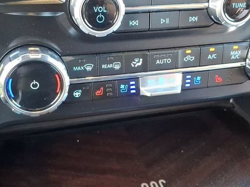 Certified 2025 Ford F350 King Ranch AWD/4WD image 21