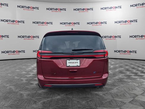 Used 2023 Chrysler Pacifica Touring-L w/ S Appearance Package FWD image 5