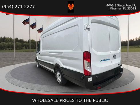 Used 2022 Ford E-Transit 148 High Roof Extended RWD image 4