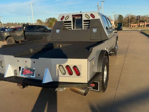 Used 2023 Chevrolet Silverado 3500 High Country w/ Safety Package II image 8