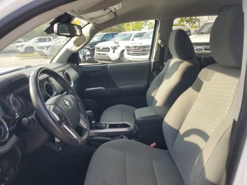 Used 2020 Toyota Tacoma SR5 image 15