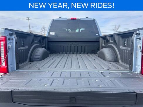 New 2026 Ford F350 Lariat w/ Black Appearance Package image 44