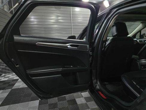 Used 2020 Ford Fusion SEL image 34