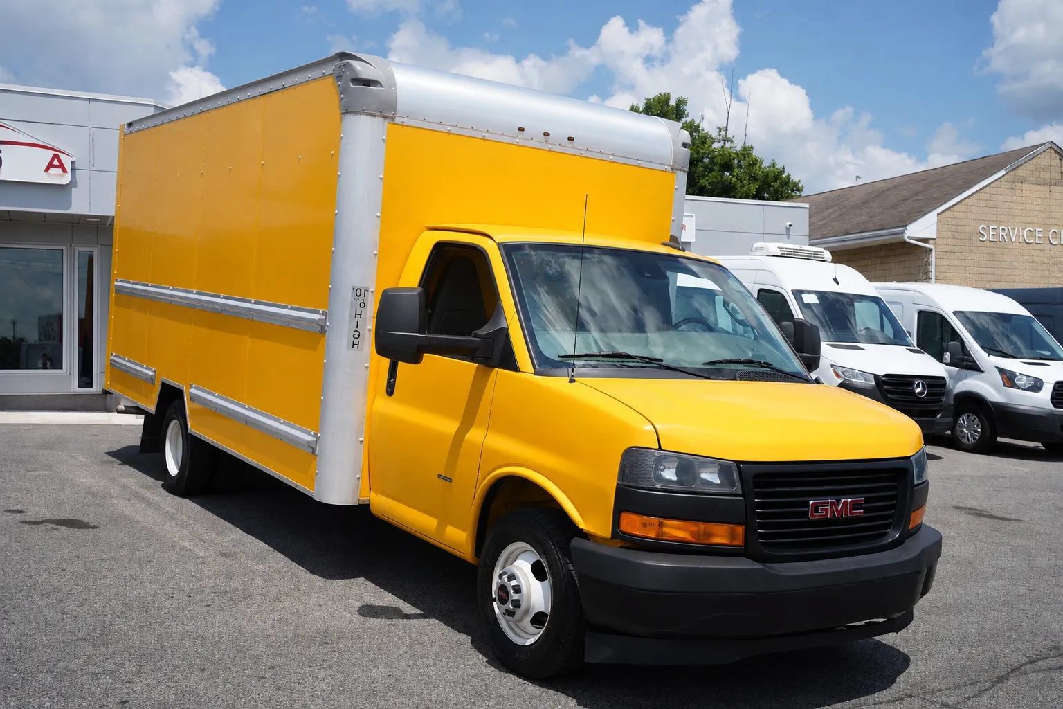 Used 2021 GMC Savana 3500 Extended w/ Power Convenience Package RWD image 4