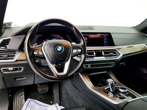 Used 2022 BMW X5 xDrive40i w/ Premium Package image 13