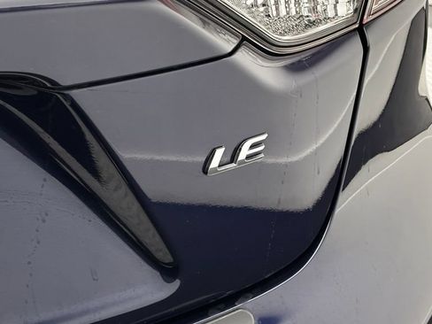 Used 2023 Toyota Corolla LE w/ Carpet Mat Package (TMS) FWD image 9