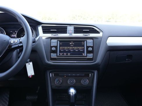 Used 2019 Volkswagen Tiguan S FWD image 11