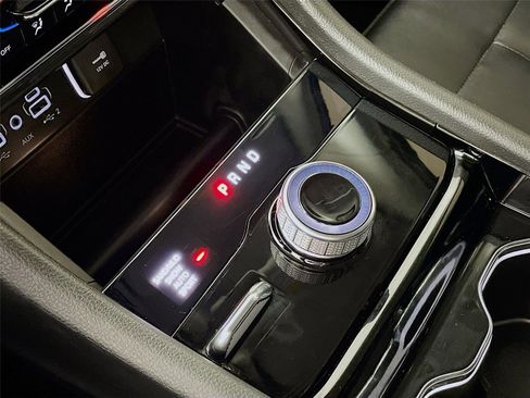 Used 2023 Jeep Grand Cherokee Limited image 19