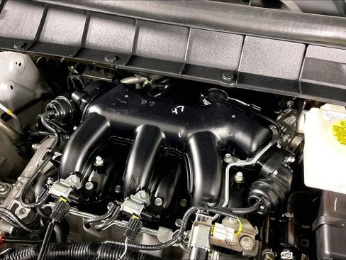 Used 2024 Nissan Pathfinder SV image 43