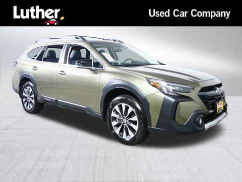Used 2025 Subaru Outback Limited image 1