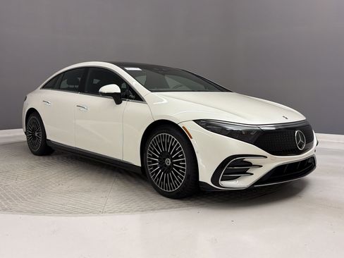 Used 2022 Mercedes-Benz EQS 580 4MATIC Sedan image 7