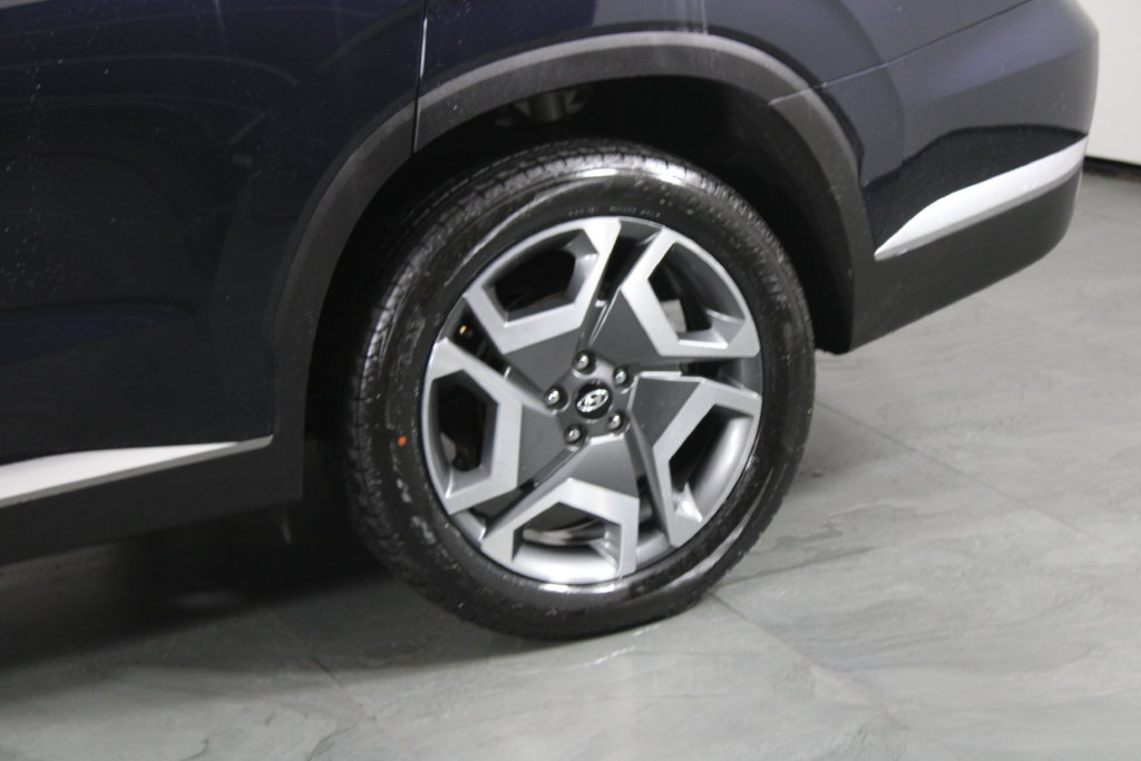 Certified 2024 Hyundai Palisade Limited FWD image 15