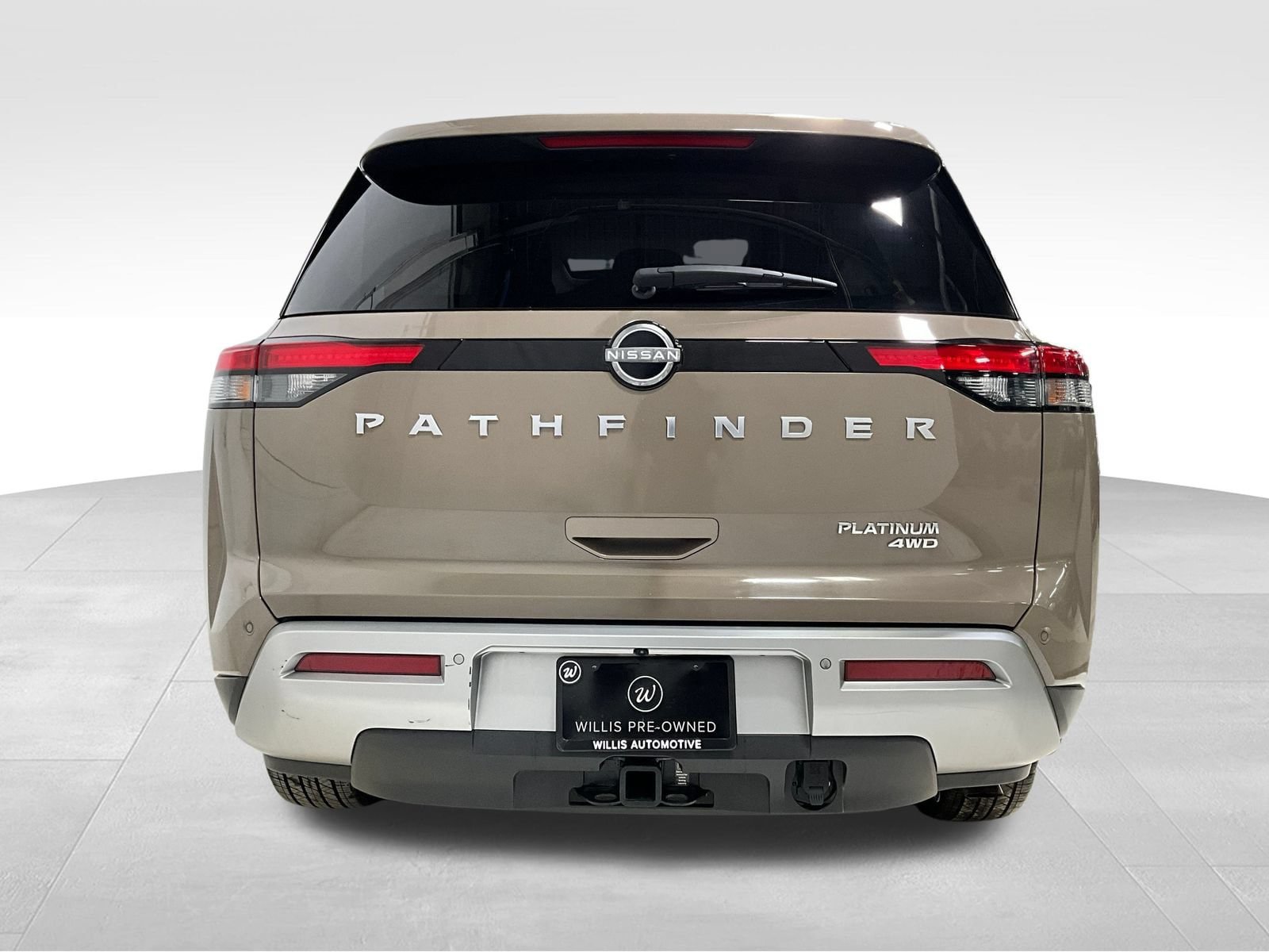 Used 2023 Nissan Pathfinder Platinum AWD/4WD image 6