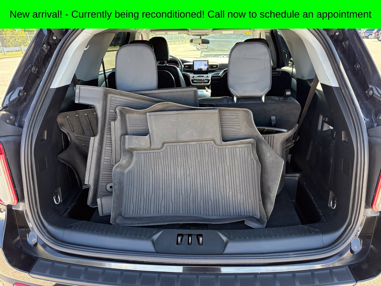 Used 2023 Ford Explorer XLT w/ Equipment Group 202A AWD/4WD image 7