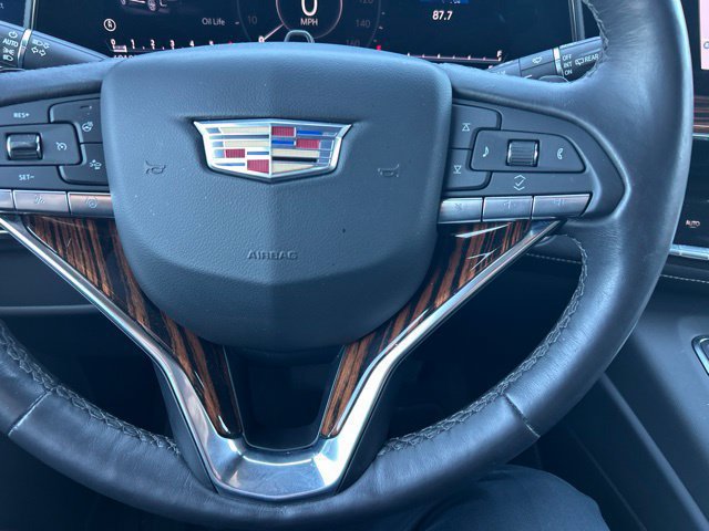 Used 2022 Cadillac Escalade Premium Luxury AWD/4WD image 19