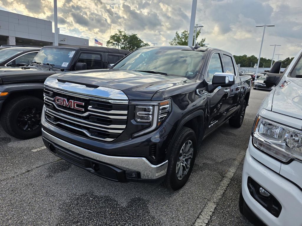 Used 2026 GMC Sierra 1500 SLT AWD/4WD image 4
